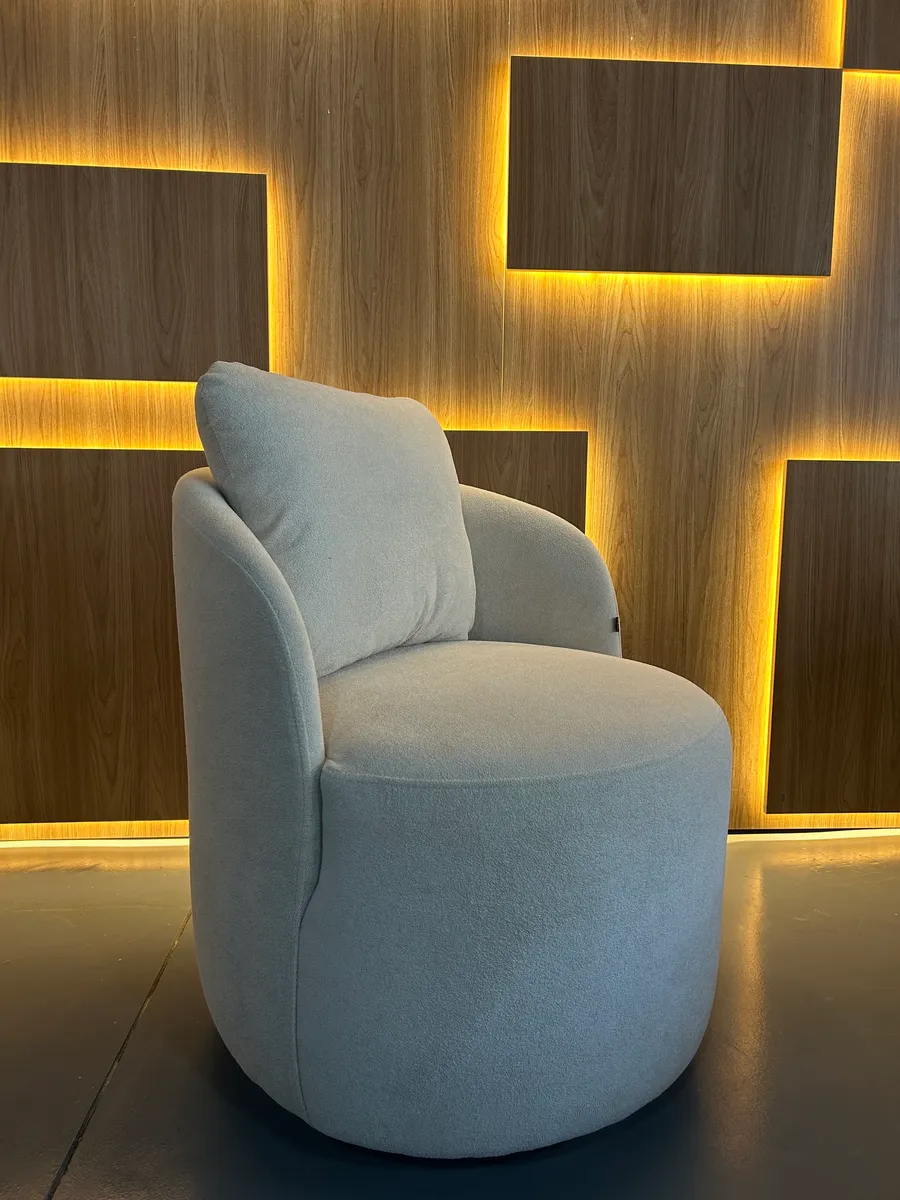 Poltronas na Loures Ambientes